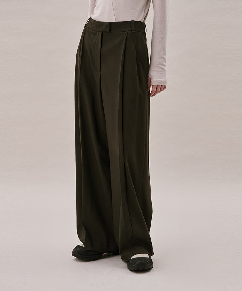 AHWE ITALIAN WOOL BLEND TUCKED PANTS - Dark Kaki