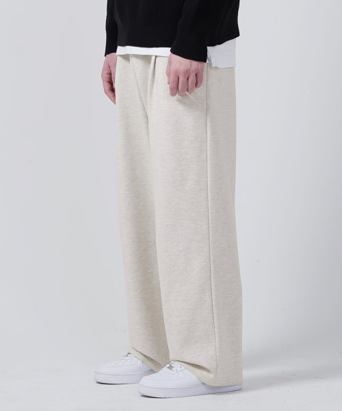 GAKKAI UNIONS One tuck wide sweatpants Beige